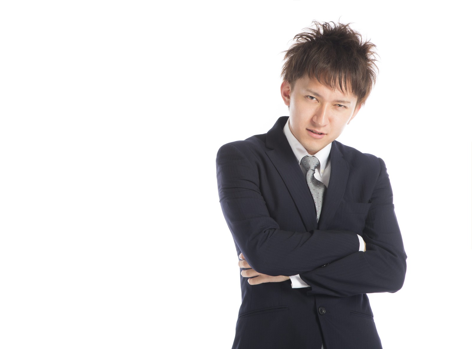 バイトの先輩が怖い場合の正しい付き合い方とは やってはいけない事 悩み相談の解決